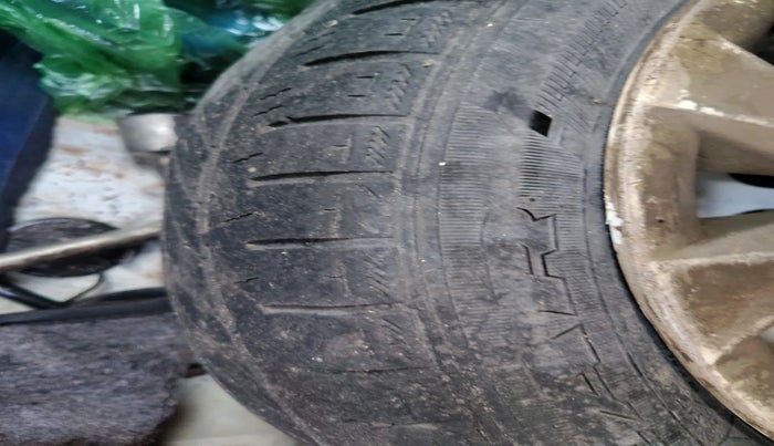 2017 Hyundai XCENT PRIME T PLUS CRDI, Diesel, Manual, 1,15,211 km, tyre