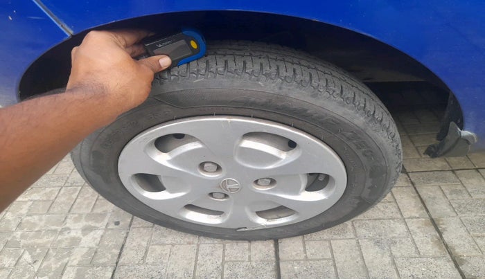 2015 Tata Nano TWIST XTA, Petrol, Automatic, 33,690 km, tyre