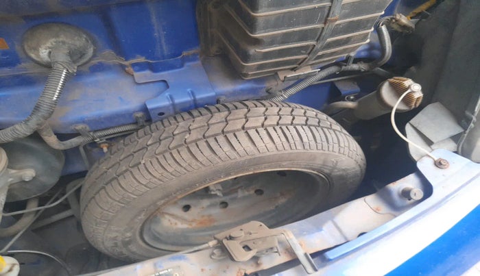 2015 Tata Nano TWIST XTA, Petrol, Automatic, 33,690 km, tyre