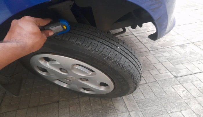 2015 Tata Nano TWIST XTA, Petrol, Automatic, 33,690 km, tyre