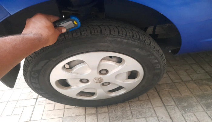 2015 Tata Nano TWIST XTA, Petrol, Automatic, 33,690 km, tyre