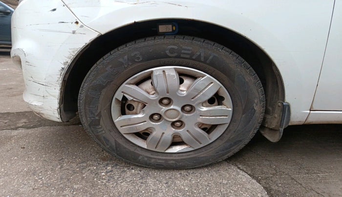 2011 Hyundai i10 ERA 1.1, Petrol, Manual, 1,18,392 km, tyre