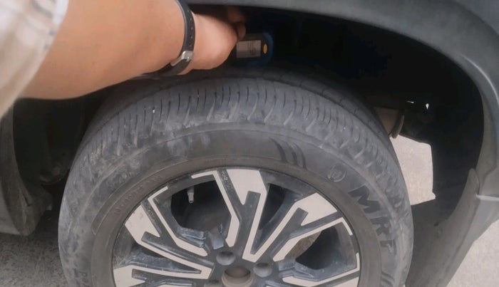 2022 Renault Kiger RXZ AMT, Petrol, Automatic, 32,514 km, tyre