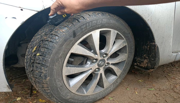 2016 Hyundai Verna 1.6 CRDI SX, Diesel, Manual, 97,127 km, tyre