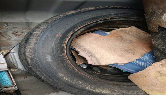 2016 Hyundai Verna 1.6 CRDI SX, Diesel, Manual, 97,127 km, tyre