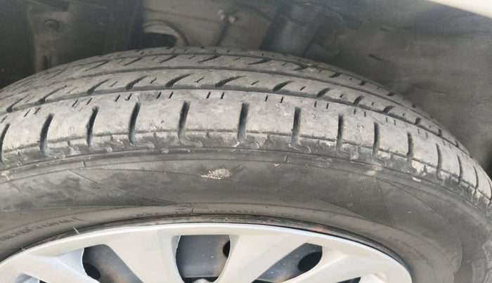 2016 Nissan Micra XL DIESEL, Diesel, Manual, 1,07,615 km, tyre