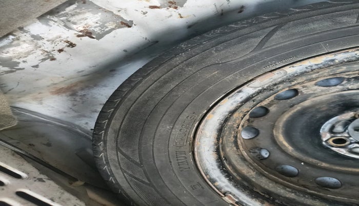 2016 Nissan Micra XL DIESEL, Diesel, Manual, 1,07,615 km, tyre