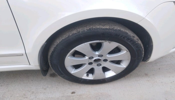 2013 Skoda Superb ELEGANCE 2.0 TDI CR AT, Diesel, Automatic, 2,30,390 km, tyre