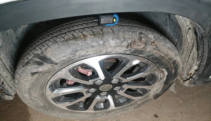 2023 Maruti Grand Vitara DELTA SMART HYBRID AT, Petrol, Automatic, 37,882 km, tyre