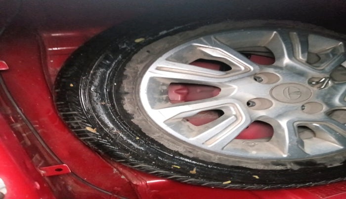 2018 Tata Tiago XZA PETROL, Petrol, Automatic, 79,681 km, tyre