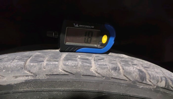 2012 Toyota Etios G, Petrol, Manual, 1,08,332 km, tyre