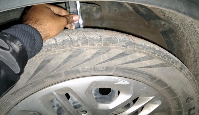 2023 KIA CARENS PRESTIGE 1.5 PETROL 7 STR, Petrol, Manual, 96,893 km, tyre