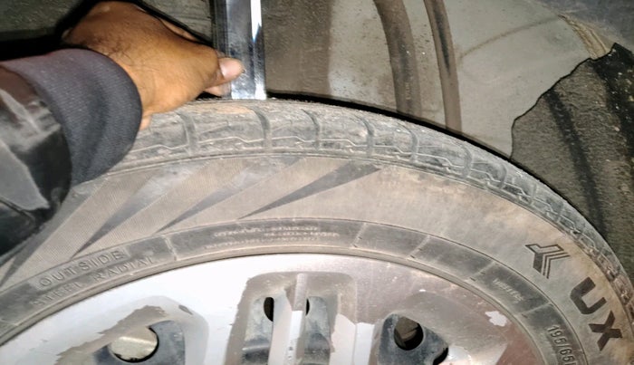 2023 KIA CARENS PRESTIGE 1.5 PETROL 7 STR, Petrol, Manual, 96,893 km, tyre