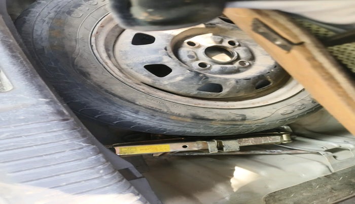 2010 Hyundai Santro Xing GLS, Petrol, Manual, 99,356 km, tyre