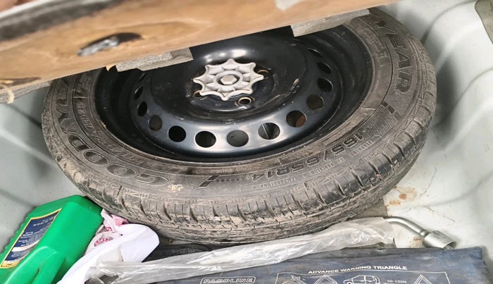 2014 Hyundai Xcent SX 1.2, Petrol, Manual, 85,270 km, tyre