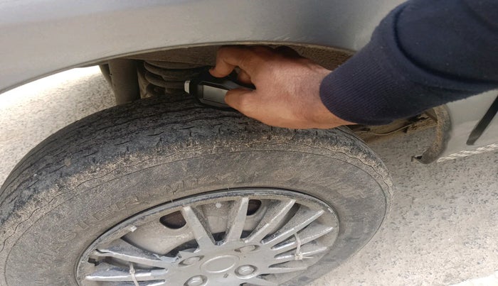 2020 Maruti Eeco 5 STR WITH A/C+HTR CNG, Petrol, Manual, 58,988 km, tyre