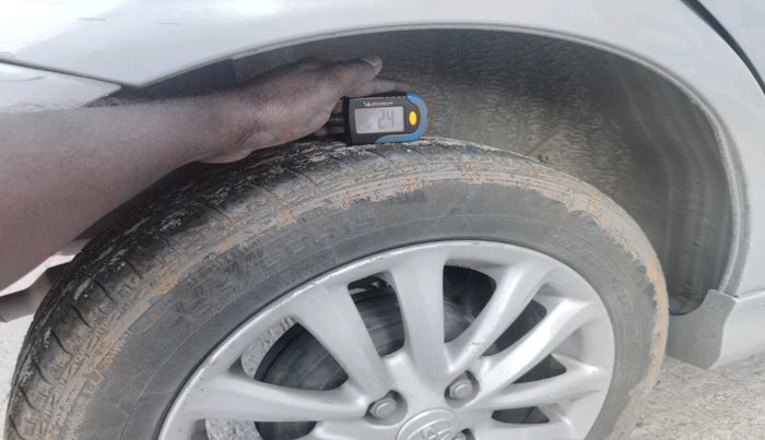 2011 Toyota Etios Liva VX, Petrol, Manual, 1,44,736 km, tyre