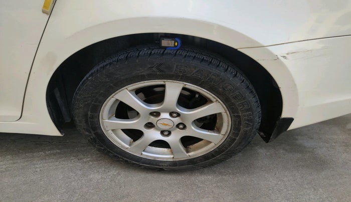 2010 Chevrolet Cruze LTZ, Diesel, Manual, 1,44,792 km, tyre