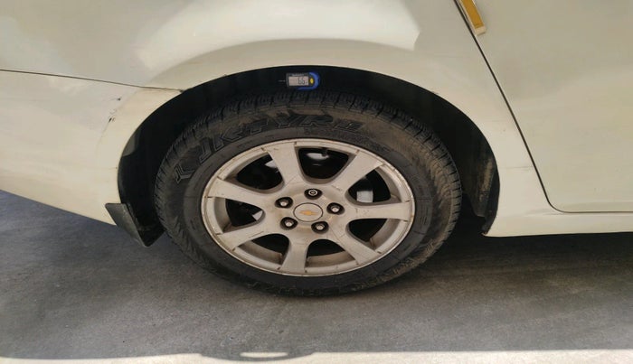 2010 Chevrolet Cruze LTZ, Diesel, Manual, 1,44,792 km, tyre