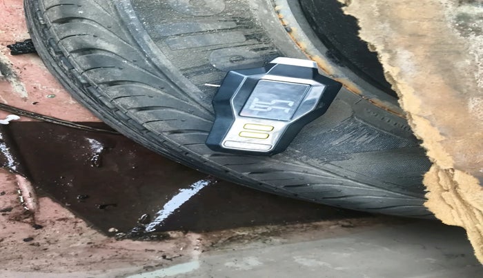 2013 Skoda Rapid ELEGANCE 1.6 TDI CR MT, Diesel, Manual, 1,45,716 km, tyre