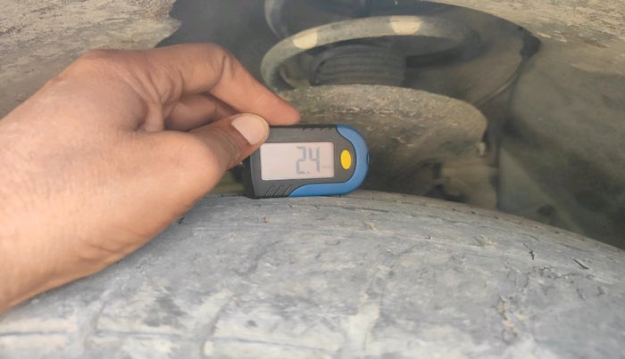 2015 Mahindra XUV500 W6, Diesel, Manual, 96,061 km, tyre