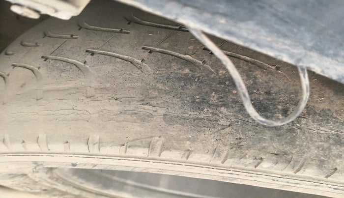 2015 Mahindra XUV500 W8, Diesel, Manual, 1,48,965 km, tyre