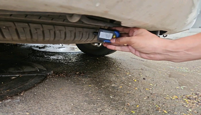 2021 Maruti Ertiga VXI CNG, Petrol, Manual, 87,925 km, tyre