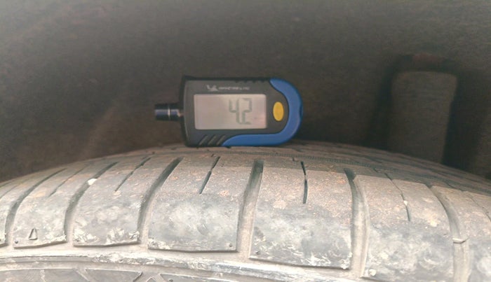 2010 Mercedes Benz C Class 200 CGI AVANTGARDE, Petrol, Automatic, 48,517 km, tyre