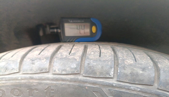 2010 Mercedes Benz C Class 200 CGI AVANTGARDE, Petrol, Automatic, 48,517 km, tyre