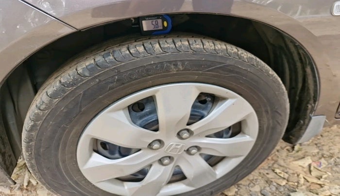 2015 Honda Mobilio 1.5L I-VTEC S, Petrol, Manual, 69,798 km, tyre