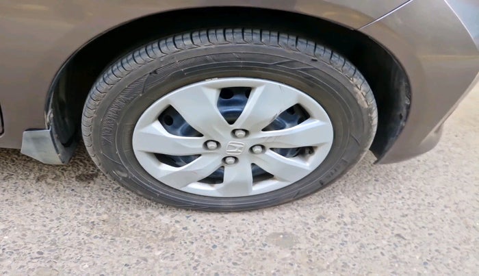 2015 Honda Mobilio 1.5L I-VTEC S, Petrol, Manual, 69,798 km, tyre