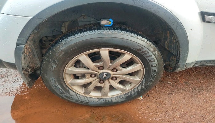 2015 Mahindra XUV500 W8, Diesel, Manual, 1,38,000 km, tyre