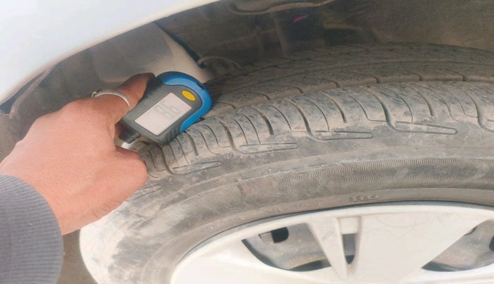 2016 Nissan Micra XL CVT, Petrol, Automatic, 1,13,960 km, tyre