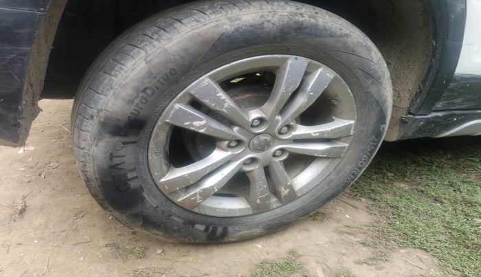 2017 Maruti Vitara Brezza ZDI, Diesel, Manual, 2,63,554 km, tyre