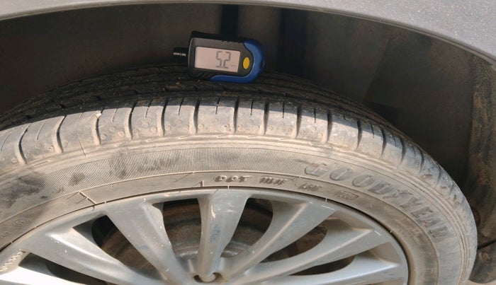 2016 Maruti Ciaz ZXI+, Petrol, Manual, 68,000 km, tyre