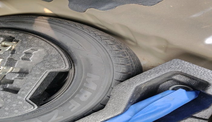 2016 Maruti Ciaz ZXI+, Petrol, Manual, 68,000 km, tyre