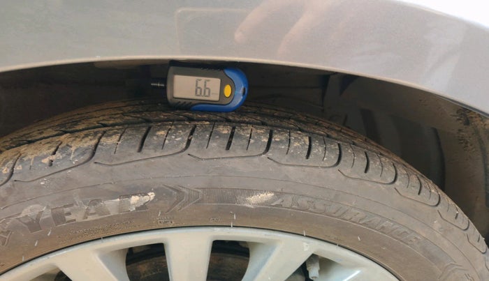 2016 Maruti Ciaz ZXI+, Petrol, Manual, 68,000 km, tyre