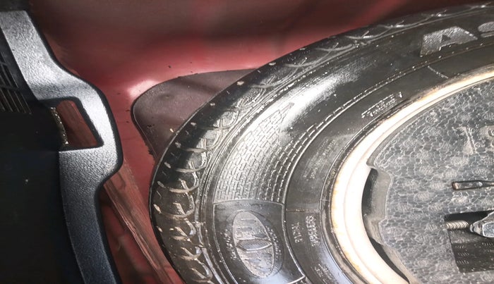 2015 Hyundai New Elantra 1.8 SX AT VTVT, Petrol, Automatic, 74,105 km, tyre