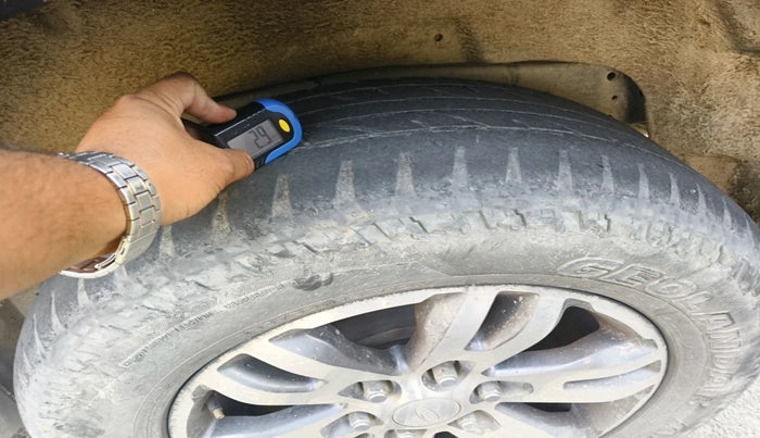 2017 Ford Endeavour TITANIUM 3.2 4X4 AT, Diesel, Automatic, 1,70,204 km, tyre