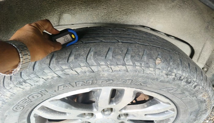 2017 Ford Endeavour TITANIUM 3.2 4X4 AT, Diesel, Automatic, 1,70,204 km, tyre