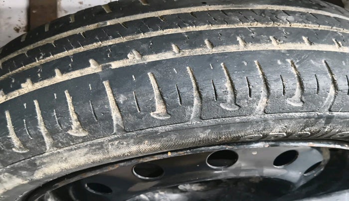 2017 Maruti Wagon R 1.0 VXI, Petrol, Manual, 85,392 km, tyre