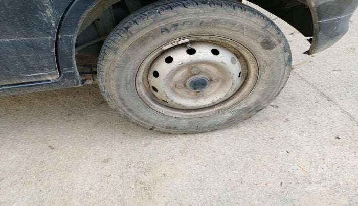 2012 Maruti Alto LXI, Petrol, Manual, 65,568 km, tyre