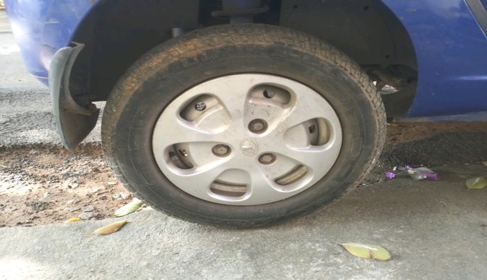 2016 Tata Nano TWIST XTA, Petrol, Automatic, 12,884 km, tyre