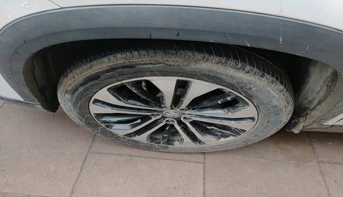 2021 MG HECTOR SHARP 2.0 DIESEL, Diesel, Manual, 1,02,619 km, tyre