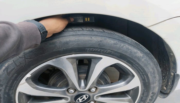 2014 Hyundai Xcent SX 1.2, Petrol, Manual, 1,14,327 km, tyre