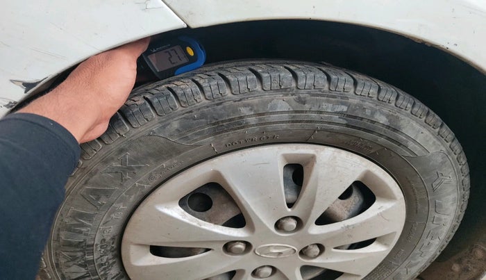 2010 Hyundai i10 MAGNA 1.2, Petrol, Manual, 1,00,814 km, tyre