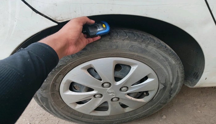 2010 Hyundai i10 MAGNA 1.2, Petrol, Manual, 1,00,814 km, tyre