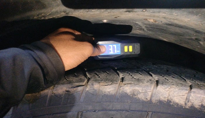 2024 Mahindra Thar AX (O) D 2WD HT, Diesel, Manual, 33,423 km, tyre