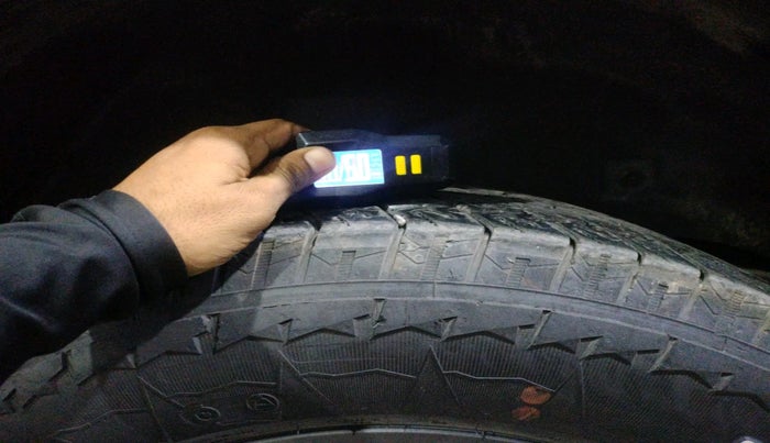 2024 Mahindra Thar AX (O) D 2WD HT, Diesel, Manual, 33,423 km, tyre