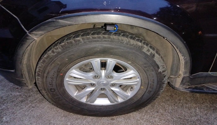 2014 Ssangyong Rexton RX 6, Diesel, Manual, 1,10,426 km, tyre